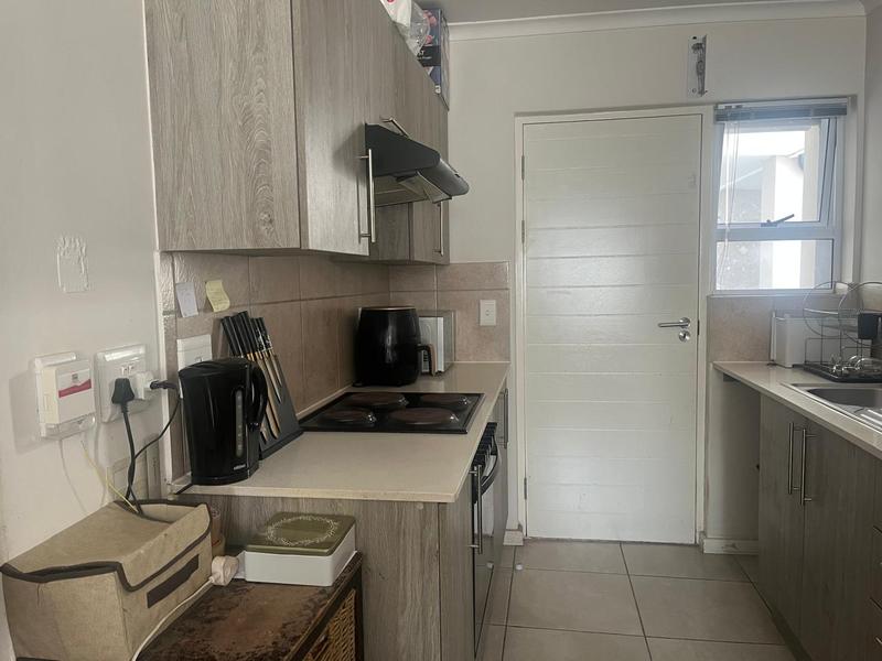 To Let 2 Bedroom Property for Rent in Heathfield Western Cape